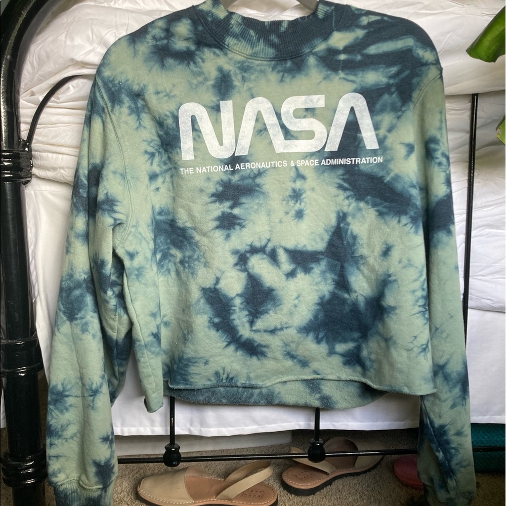NASA Cropped Crewneck Swearshirt